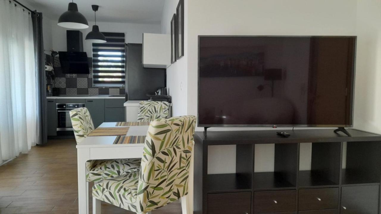 Apartments & Room Danijel Pinezici  Bagian luar foto