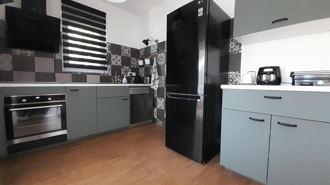Apartments & Room Danijel Pinezici  Bagian luar foto