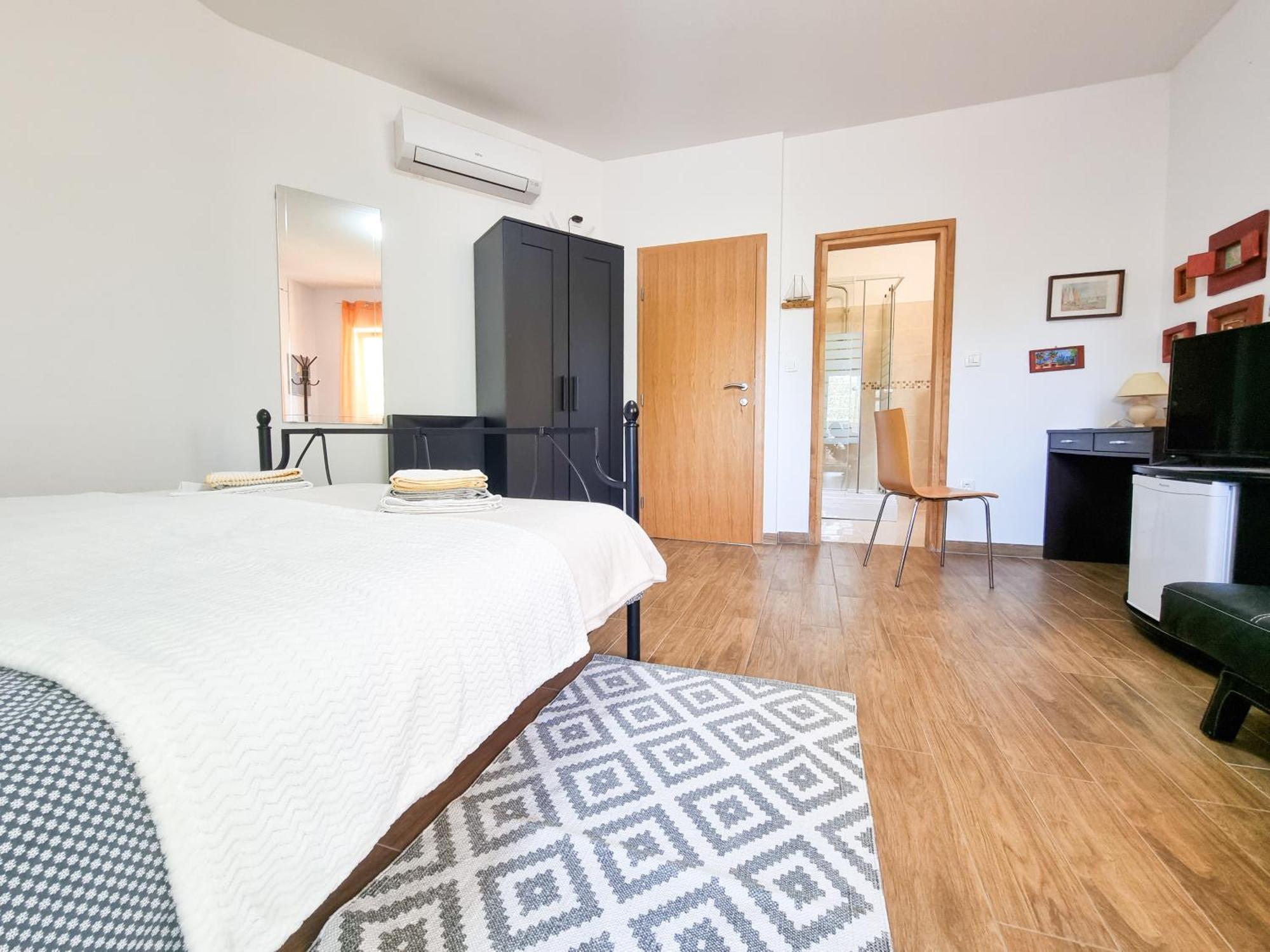 Apartments & Room Danijel Pinezici  Bagian luar foto